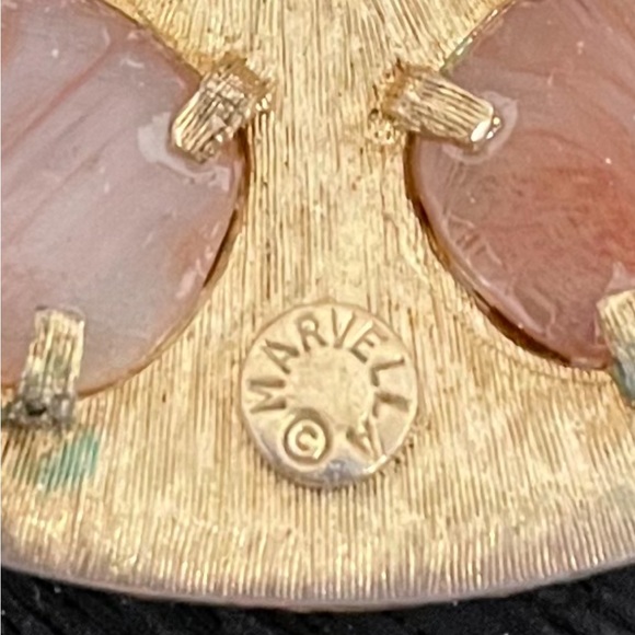 Vintage Marvella gold tone and apricot agate oval brooch pin over 2” mod boho - Picture 8 of 8